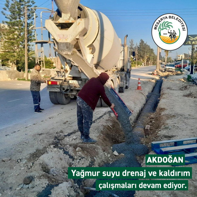 AKDOĞAN&#039;DA YAĞMUR SUYU DRENAJ VE KALDIRIM ÇALIŞMALARI DEVAM EDİYOR.